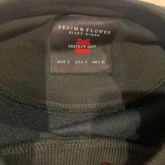 Christmas Sweatshirt - Picture 2 of 2